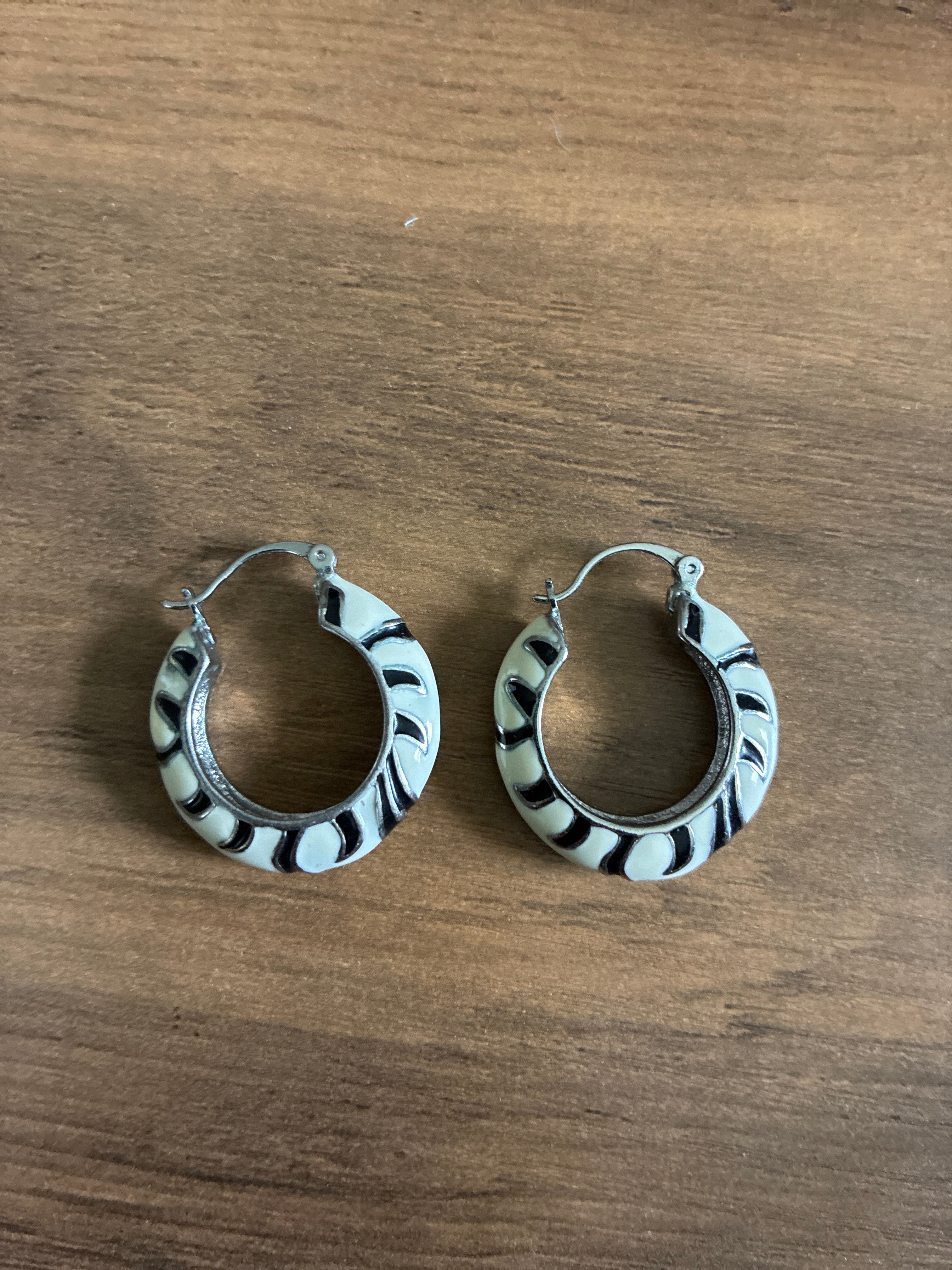 Hoop Earrings Zebra Tone