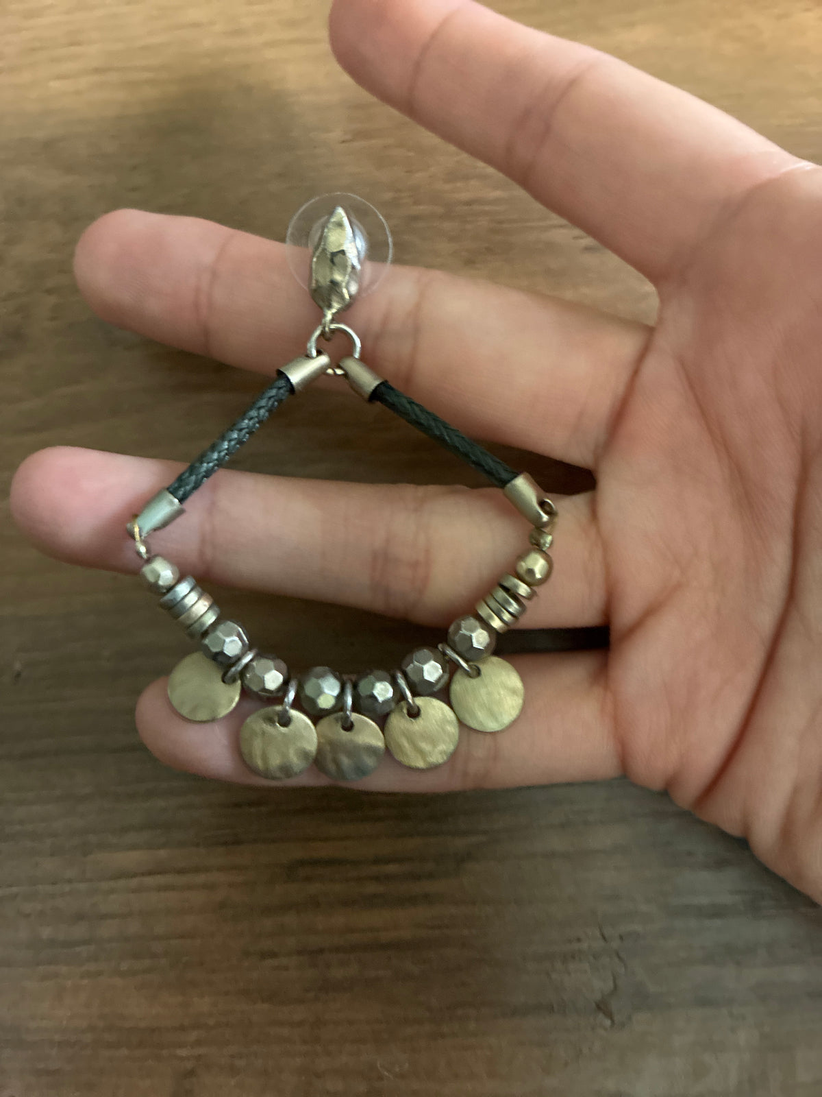Vintage earrings with teardrop cord