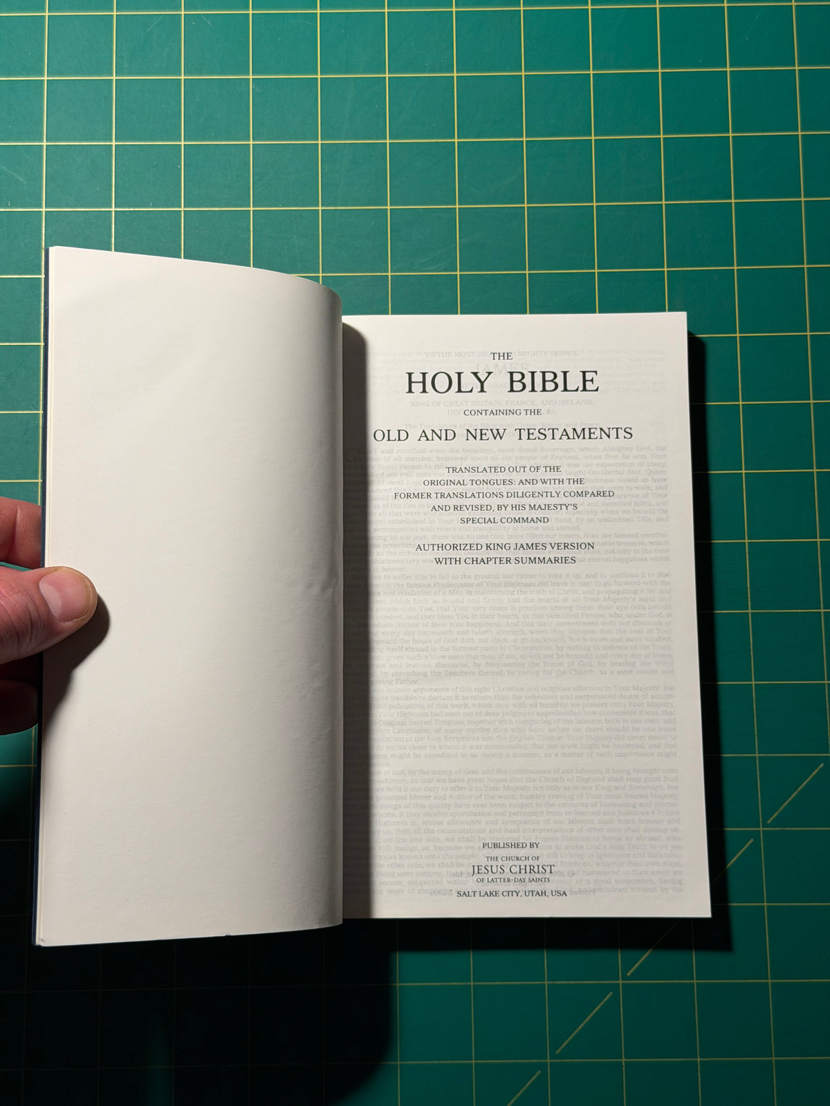 The Holy Bible: King James Version - Paperback, Used Good