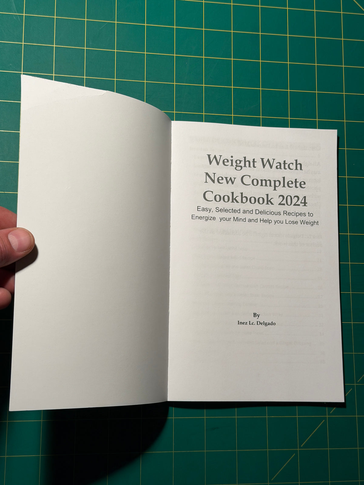 Weight Watch New Complete Cookbook 2024 - Paperback, Used Good