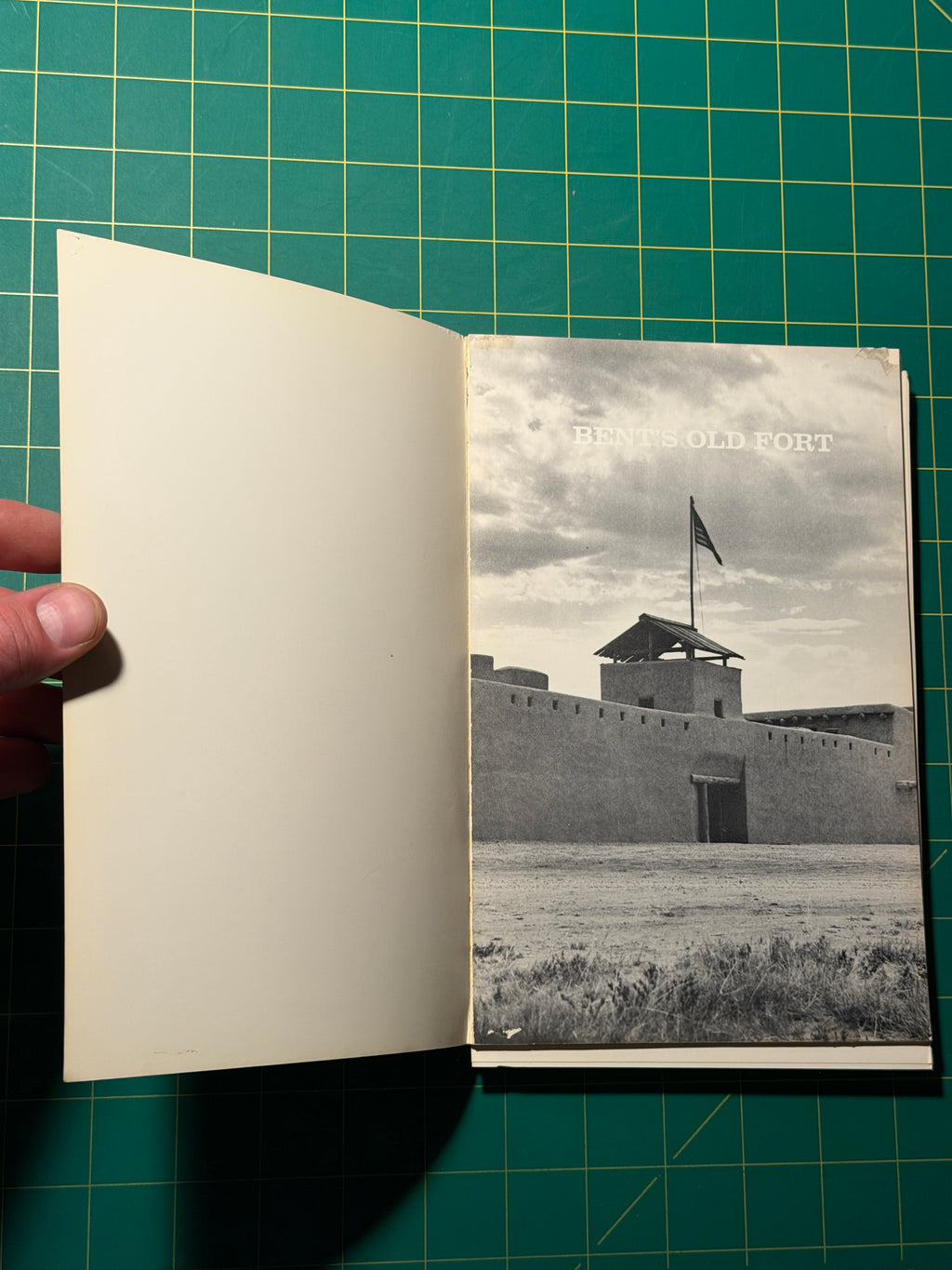 Bent's Old Fort - Paperback, Used Acceptable
