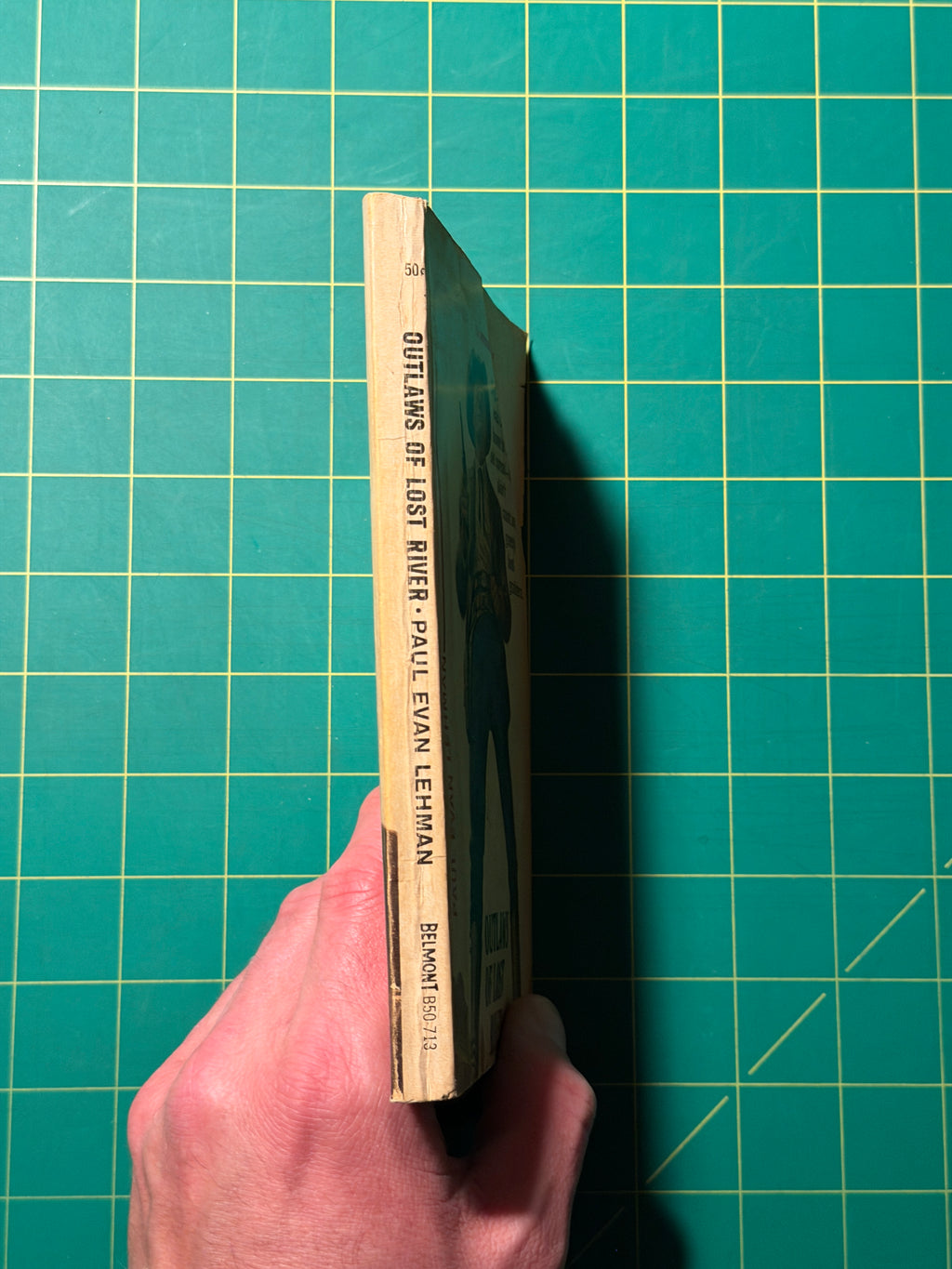 Outlaws of Lost River - Paperback, Used Acceptable