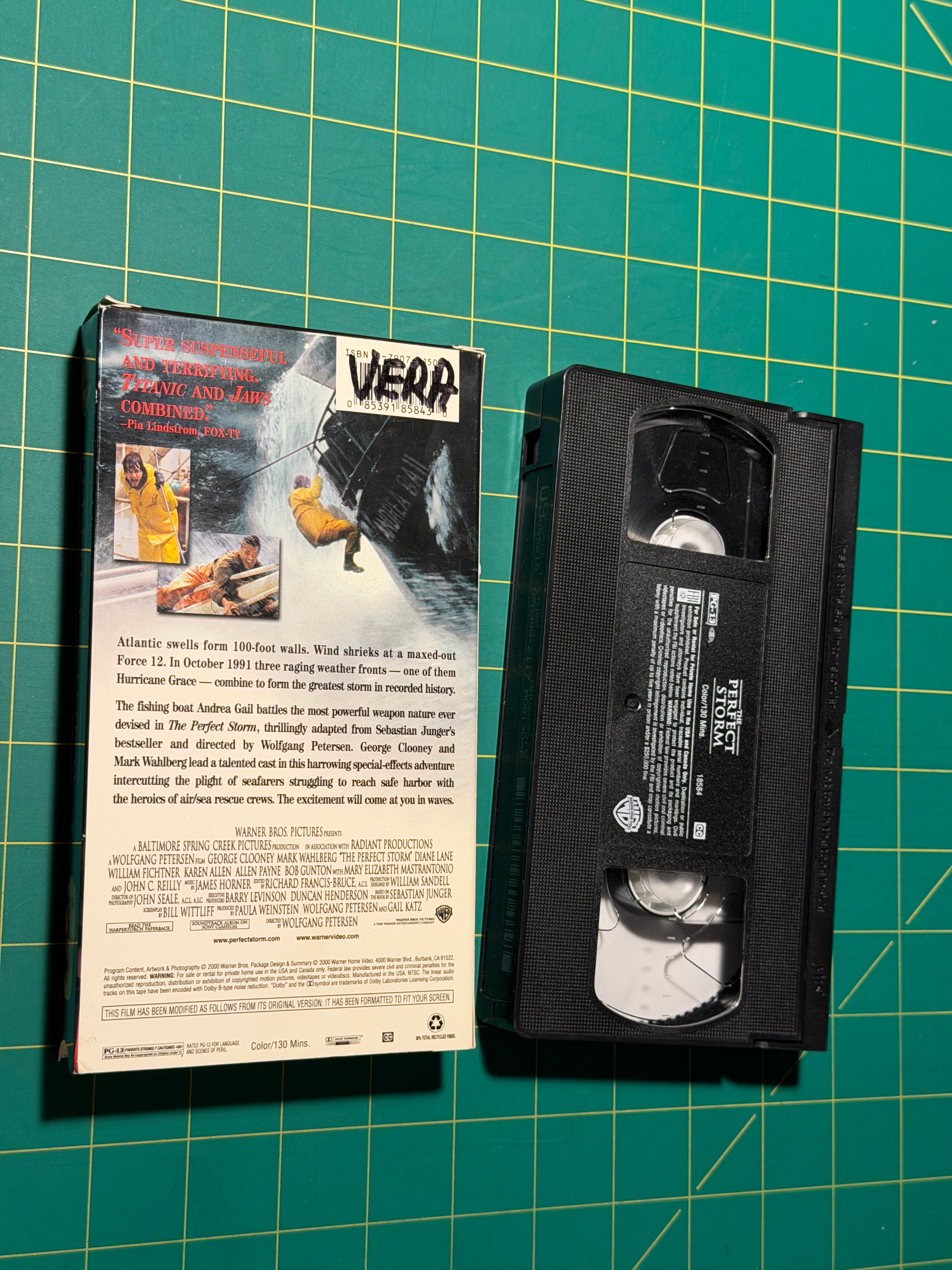 The Perfect Storm - VHS Tape, Used Good