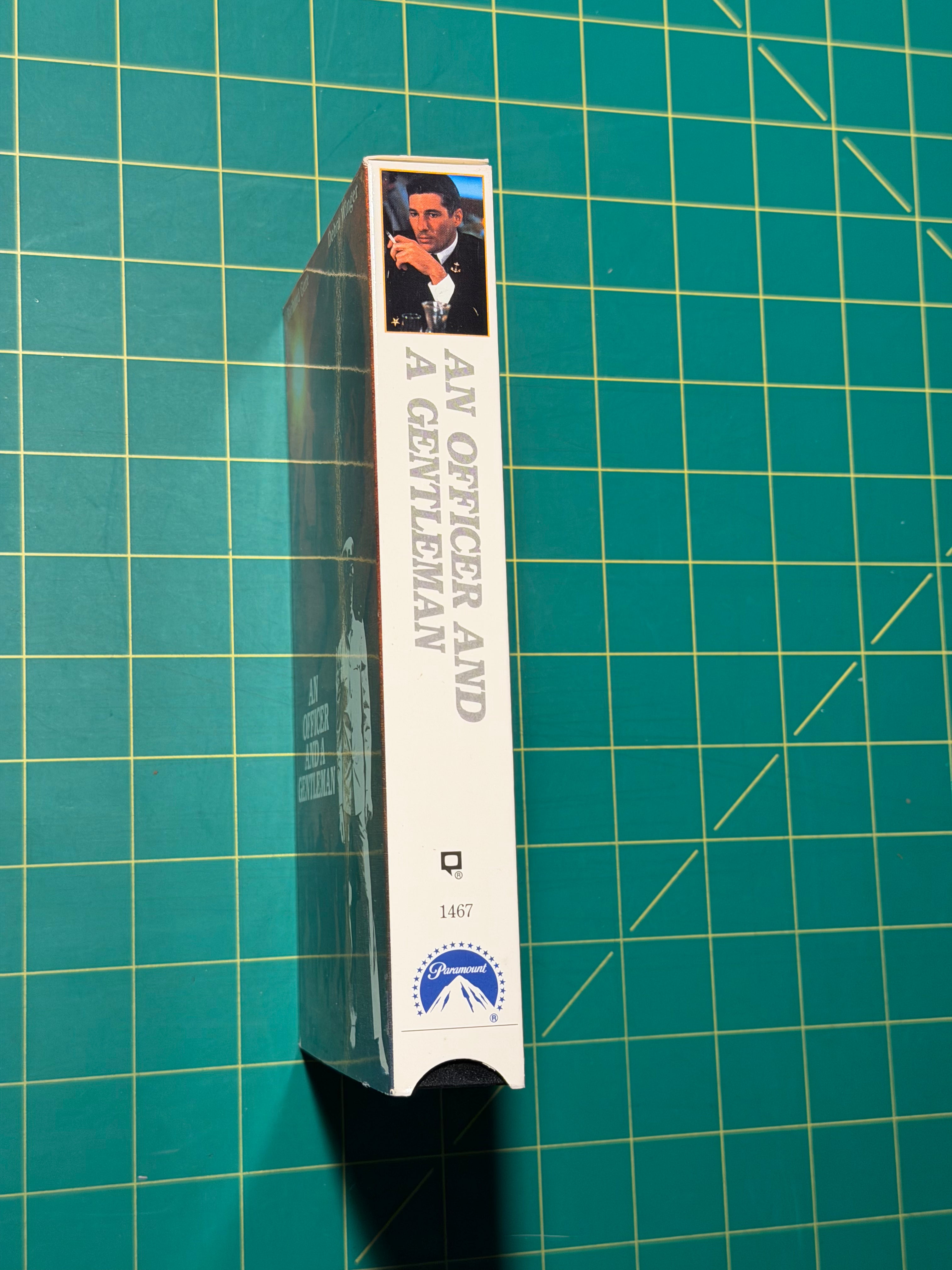 An Officer and a Gentleman - VHS Tape, Used Good