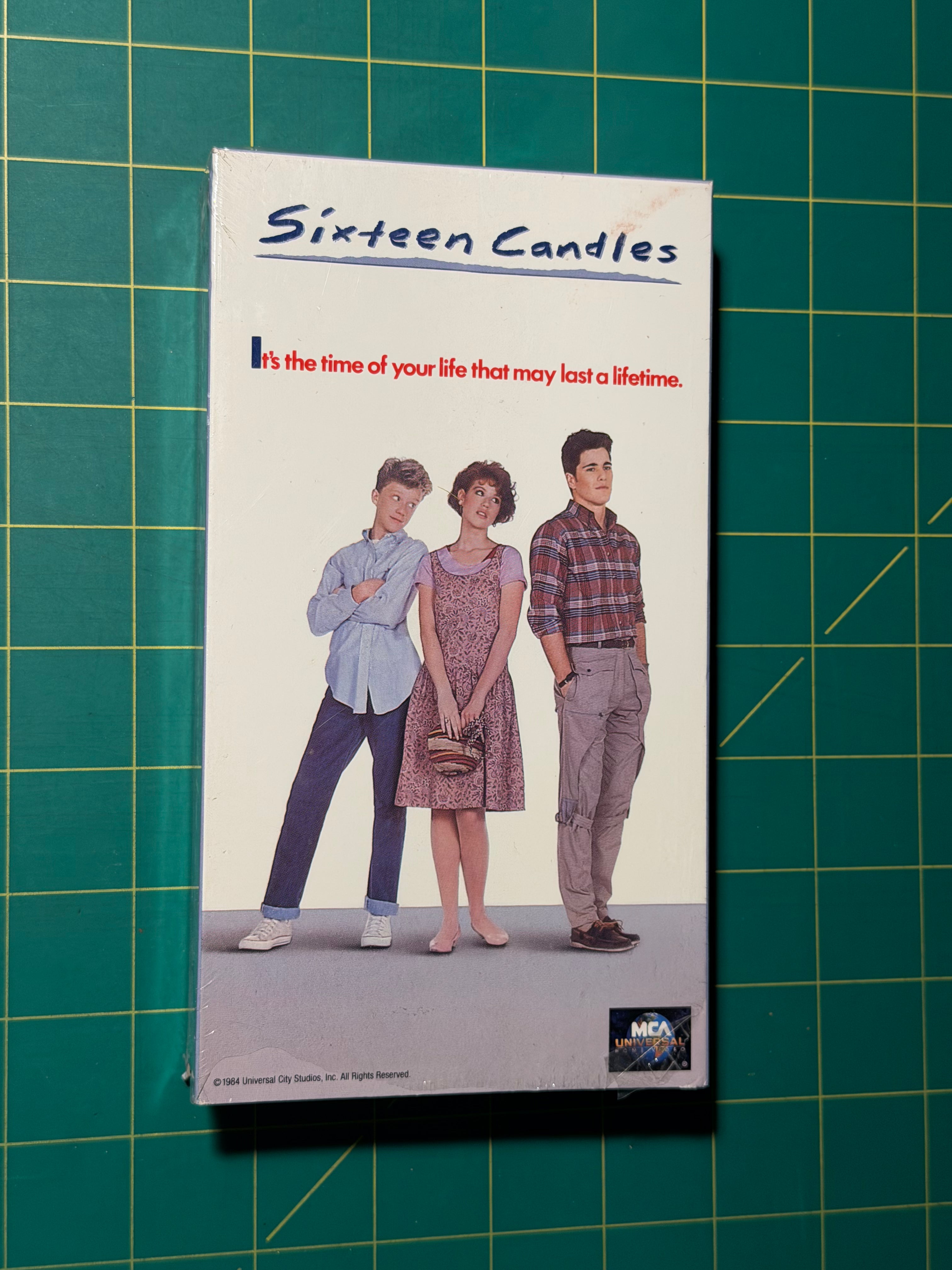 Sixteen Candles - VHS Tape, Used Good