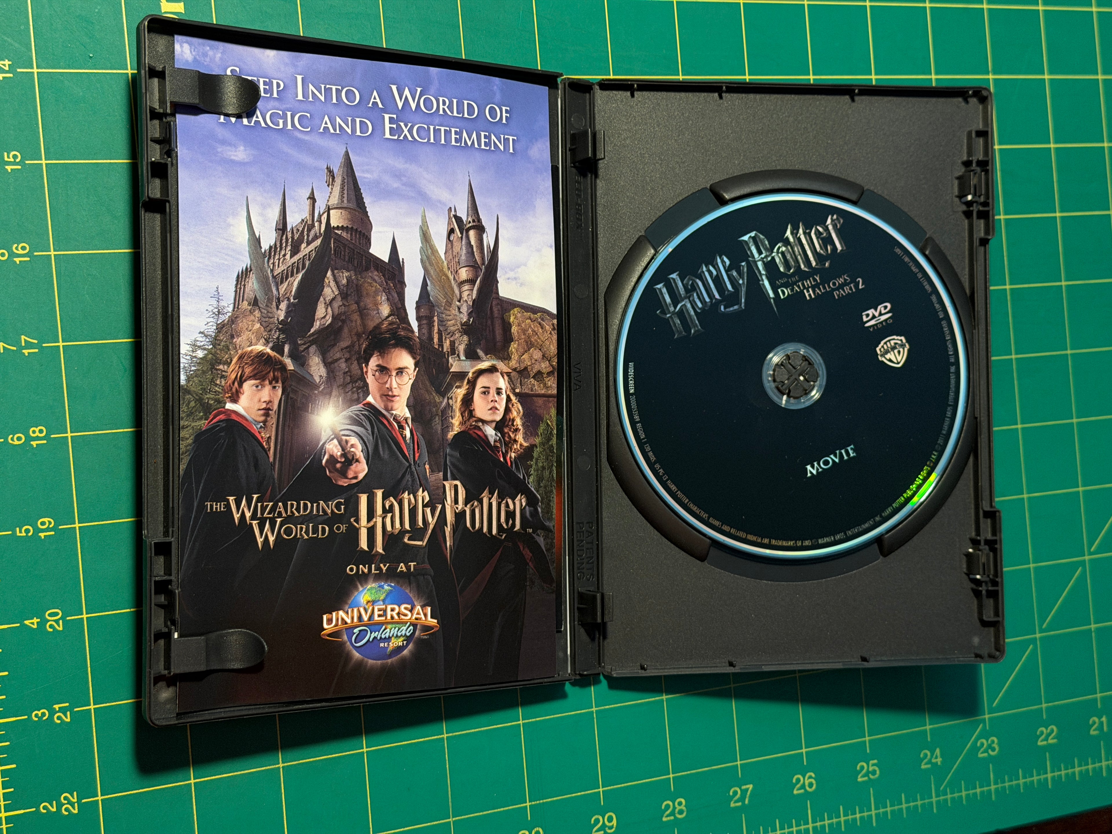 Harry Potter and the Deathly Hallows Part 2 - DVD, Used Good