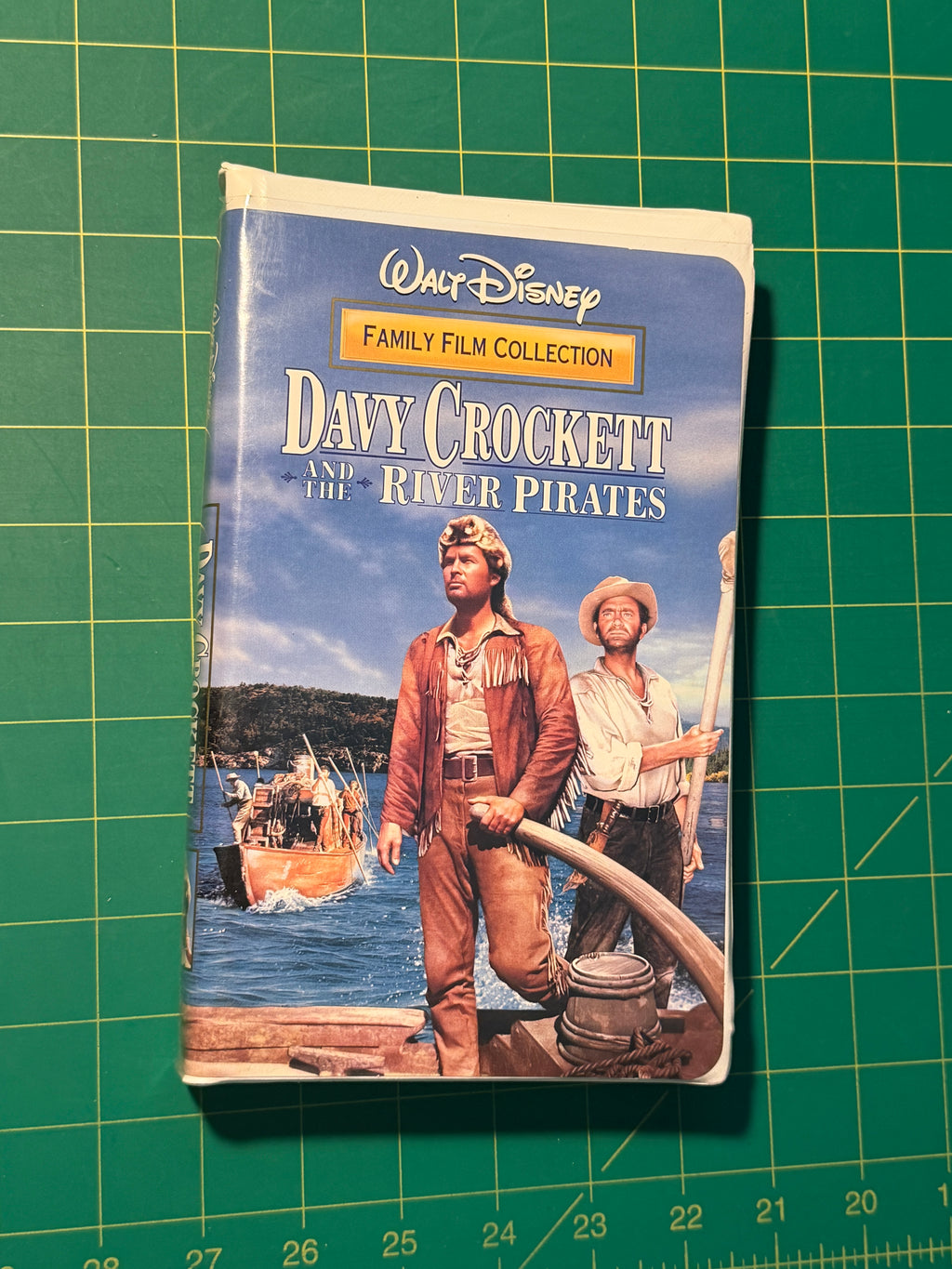 Davy Crockett and the River Pirates - VHS, Used Good