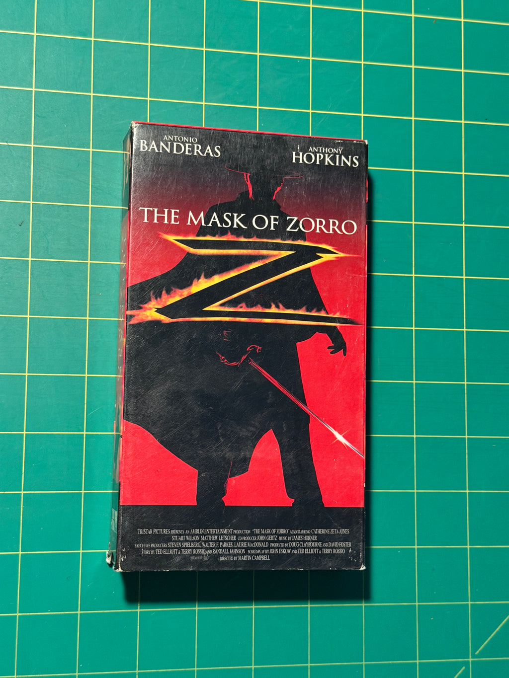 The Mask of Zorro - VHS Tape, Used Good