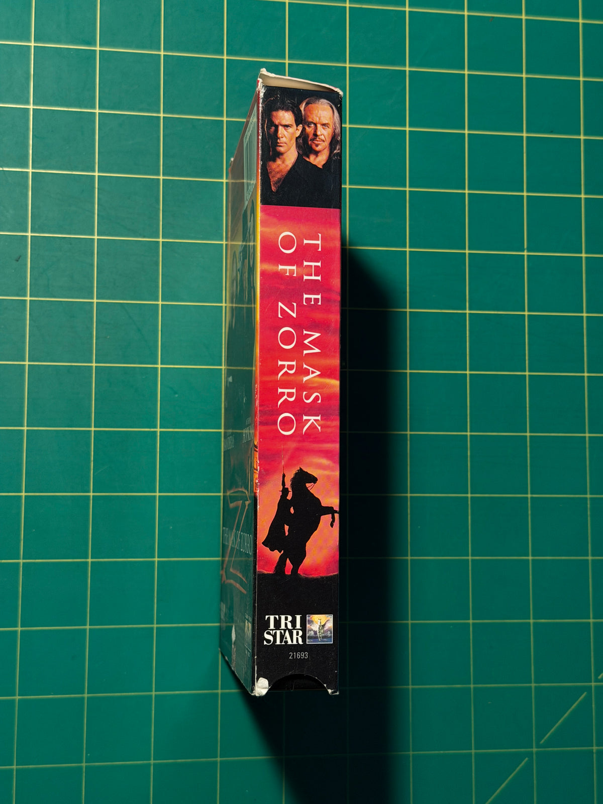 The Mask of Zorro - VHS Tape, Used Good